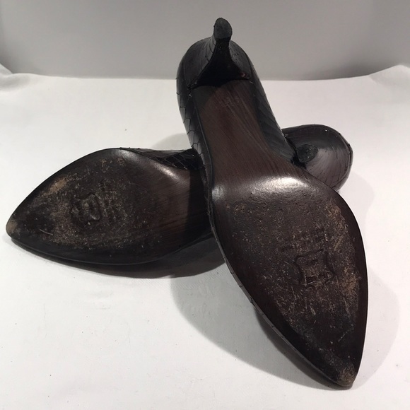 Stuart Weitzman dark copper snake print size 6.5 - Picture 9 of 11